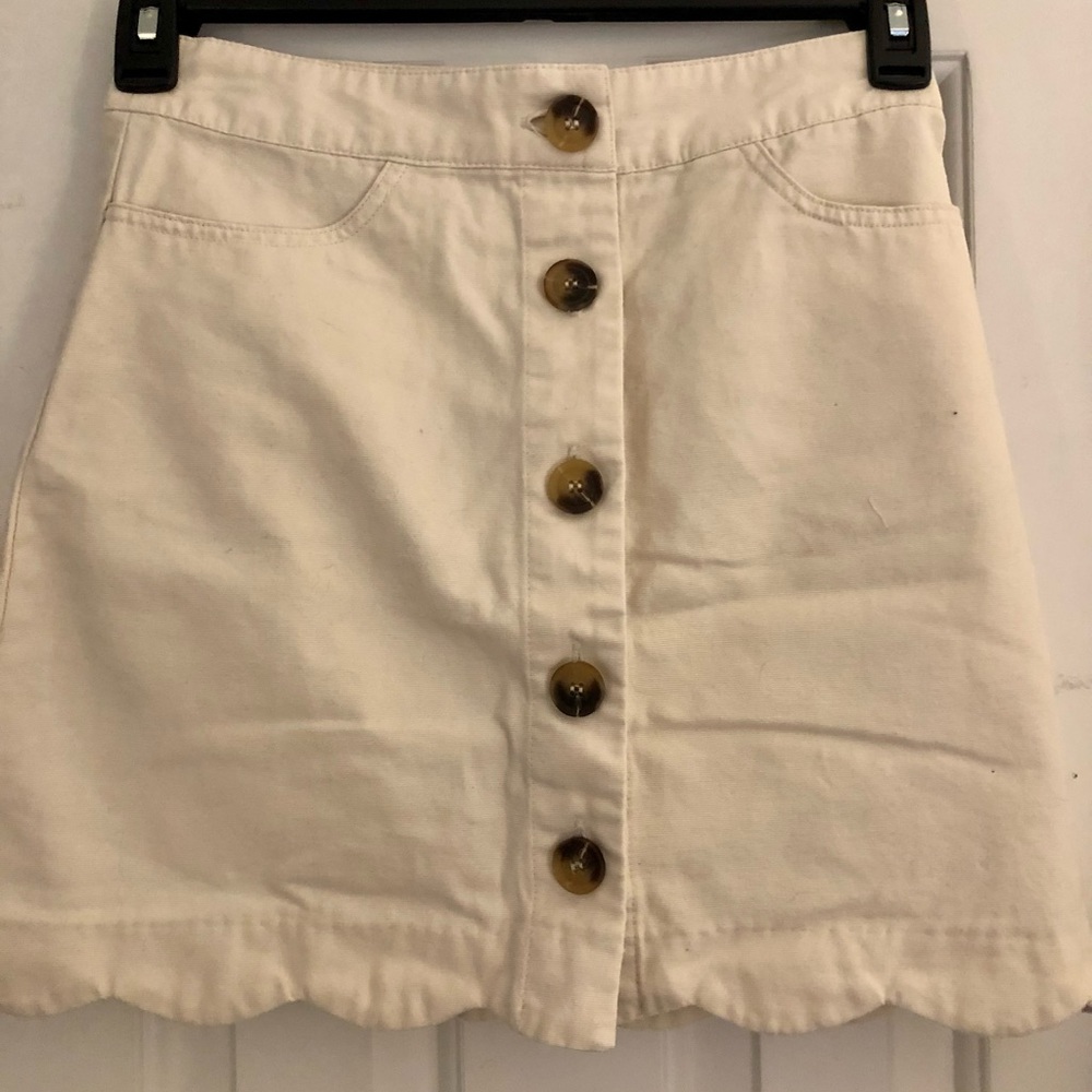 Scalloped skirt